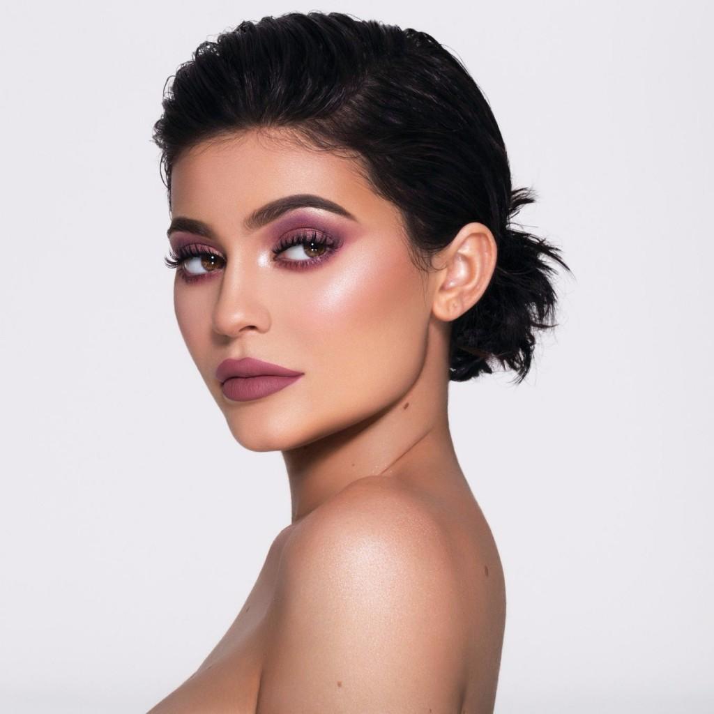 Kylie-Jenner-Holiday-Lip-Kits-Topshop-Swatches, #GirlBoss
