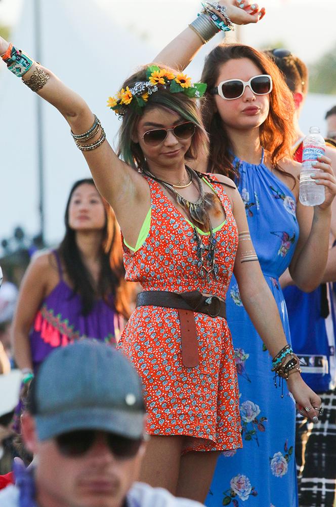UK CLIENTS MUST CREDIT: AKM-GSI ONLY **NO UK** Sarah Hyland attending Hozier's concert at Coachella Music Festival held in the Empire Polo Club. Pictured: Sarah Hyland Ref: SPL997199  110415   Picture by: AKM-GSI / Splash News 