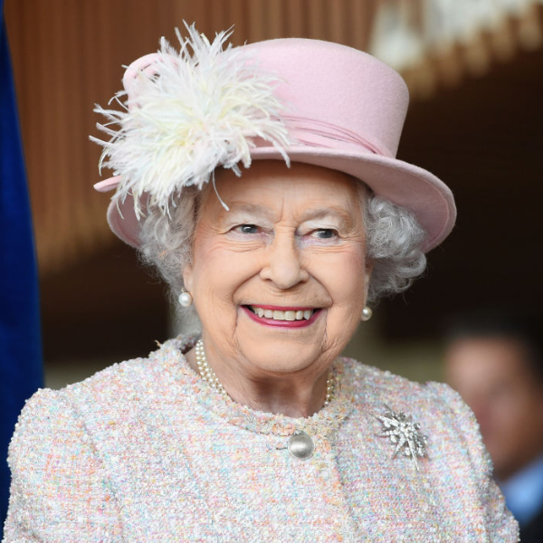 queen elizabeth, homepage image, Η Lucy Hale και η Queen Elizabeth έχουν το ίδιο αγαπημένο beauty προϊόν