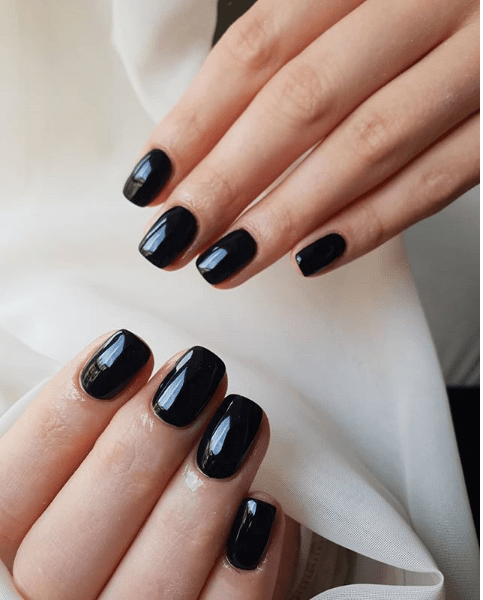 dark nails 2