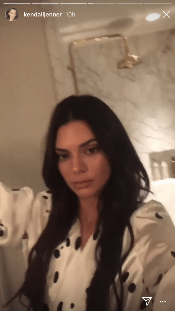 Kendall Jenner έχει μαλλιά μέχρι τη μέση