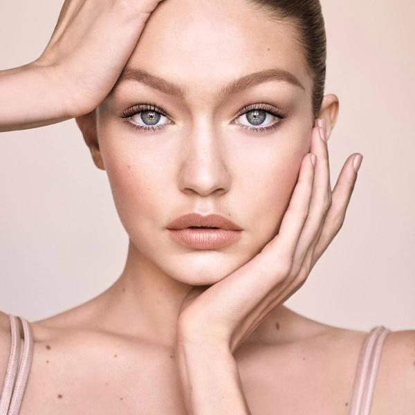 τύπο επιδερμίδας red lipstick look gigi hadid