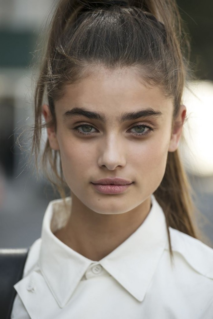 taylor hill, eyebrows, Ήρθε το τέλος των instagramικών φρυδιών