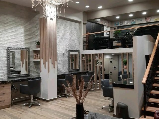 ΜΑΝΙΚΙΟΥΡ-ΚΟΜΜΩΤΗΡΙΟ ΑΧΑΡΝΕΣ ΚΕΝΤΡΟ | DEMI HAIR AND BEAUTY SALON