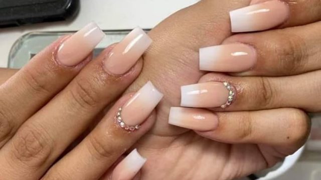 ΜΑΝΙΚΙΟΥΡ ΠΕΝΤΙΚΙΟΥΡ ΚΑΛΑΜΑΤΑ | MARIETA NAILS